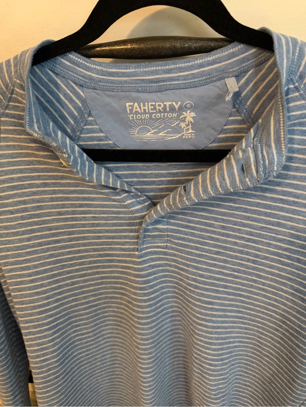 Faherty cloud Henley - Picture 2 of 3